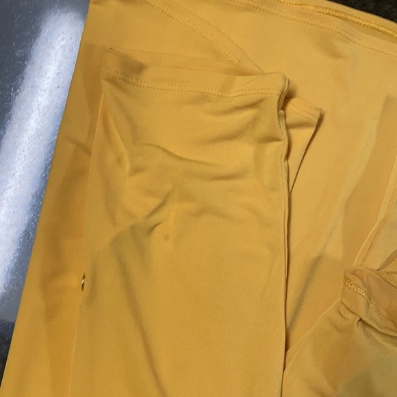 Ellen Tracy gold v neck 3/4 sleeve blouse size medium - Picture 9 of 9